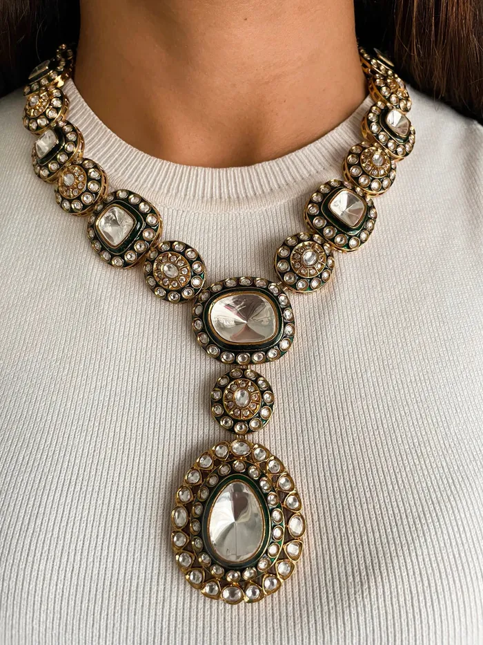 Necklaces PRERTO ECOMMERCE PRIVATE LIMITED Maharani Sara Polki Kundan Emerald Necklace Set Long Polki Statement Floral Necklace Set 2Necklace 2Earrings 2Maang Tikka