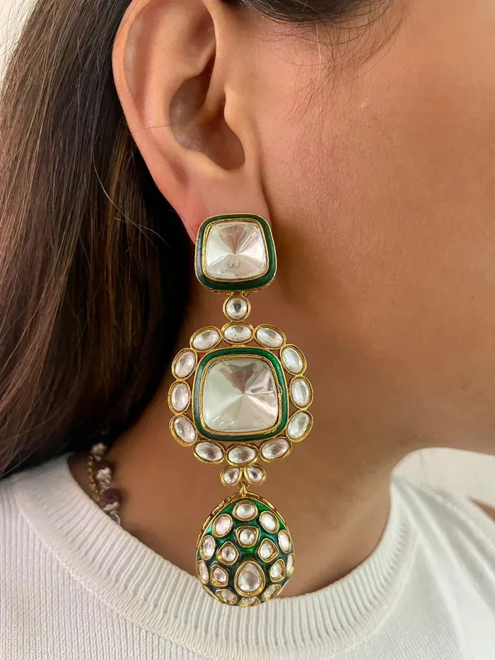 Necklaces PRERTO ECOMMERCE PRIVATE LIMITED Maharani Sara Polki Kundan Emerald Necklace Set Long Polki Statement Floral Necklace Set 2Necklace 2Earrings 2Maang Tikka