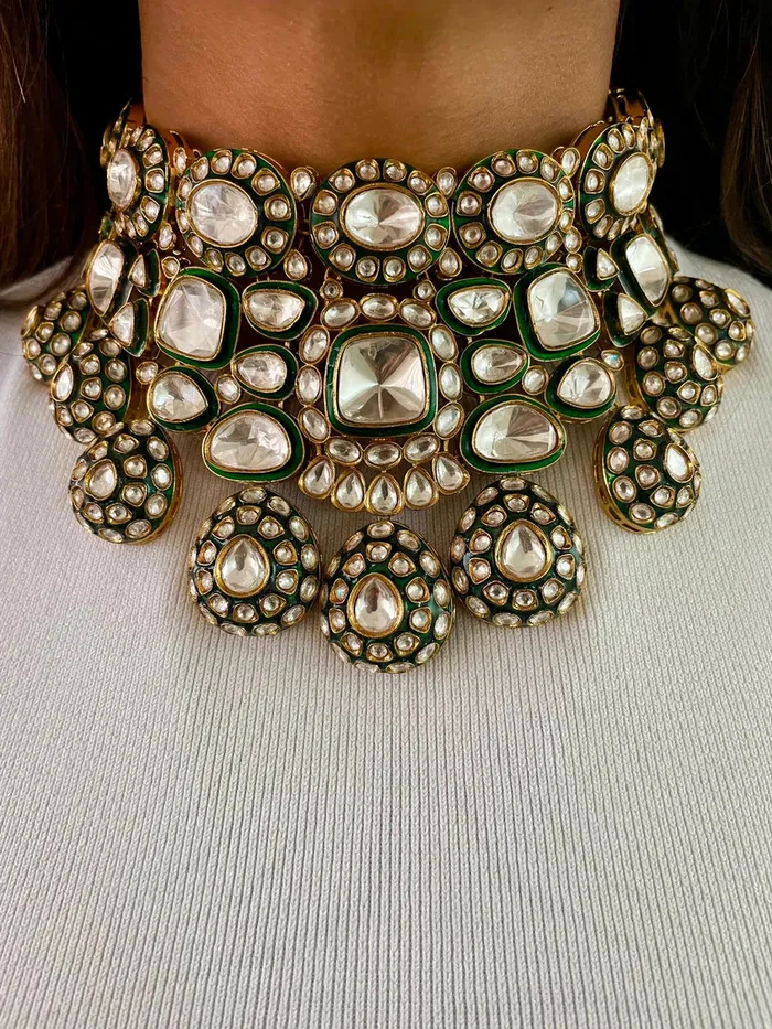Necklaces PRERTO ECOMMERCE PRIVATE LIMITED Maharani Sara Polki Kundan Emerald Necklace Set Long Polki Statement Floral Necklace Set 2Necklace 2Earrings 2Maang Tikka