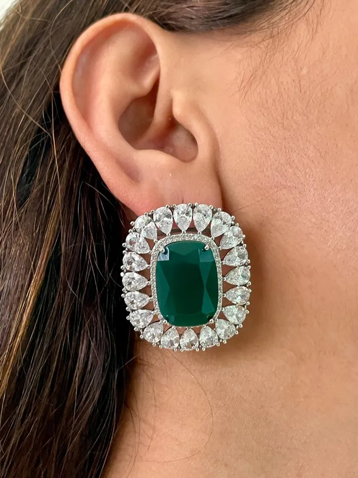 PRERTO ECOMMERCE PRIVATE LIMITED Emerald Sol Necklace Set Necklaces