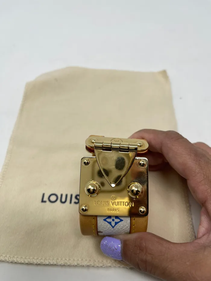 Louis Vuitton Monogram Leather Bracelet Louis Vuitton Bracelets Louis Vuitton Monogram Leather Bracelet Louis Vuitton Bracelets