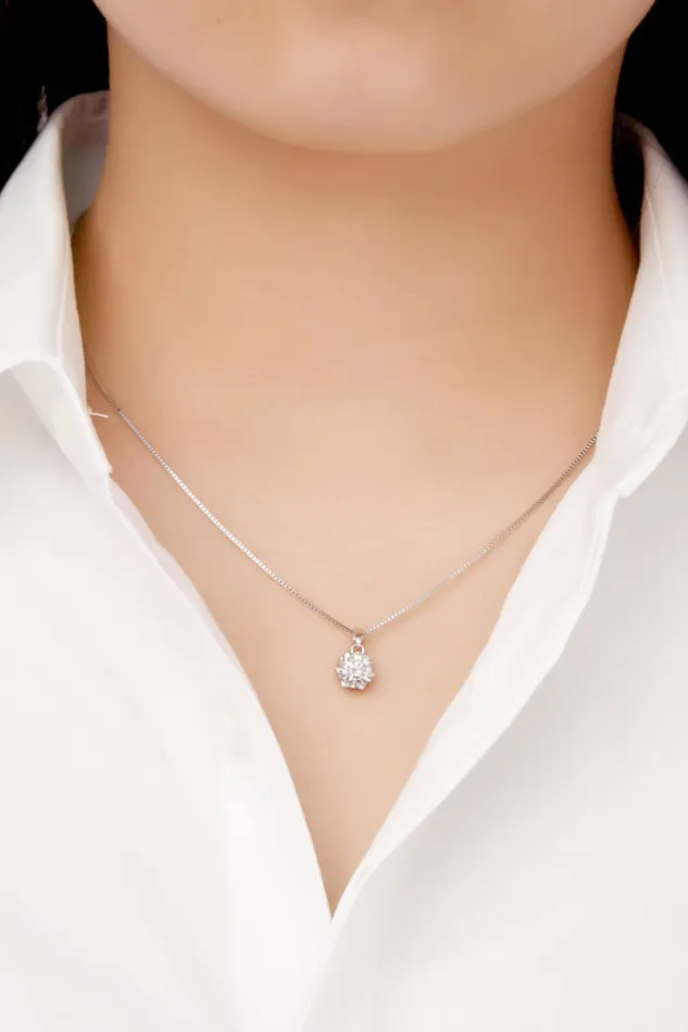Necklaces Trendsi 1 Carat Moissanite Pendant PlatinumPlated Necklace